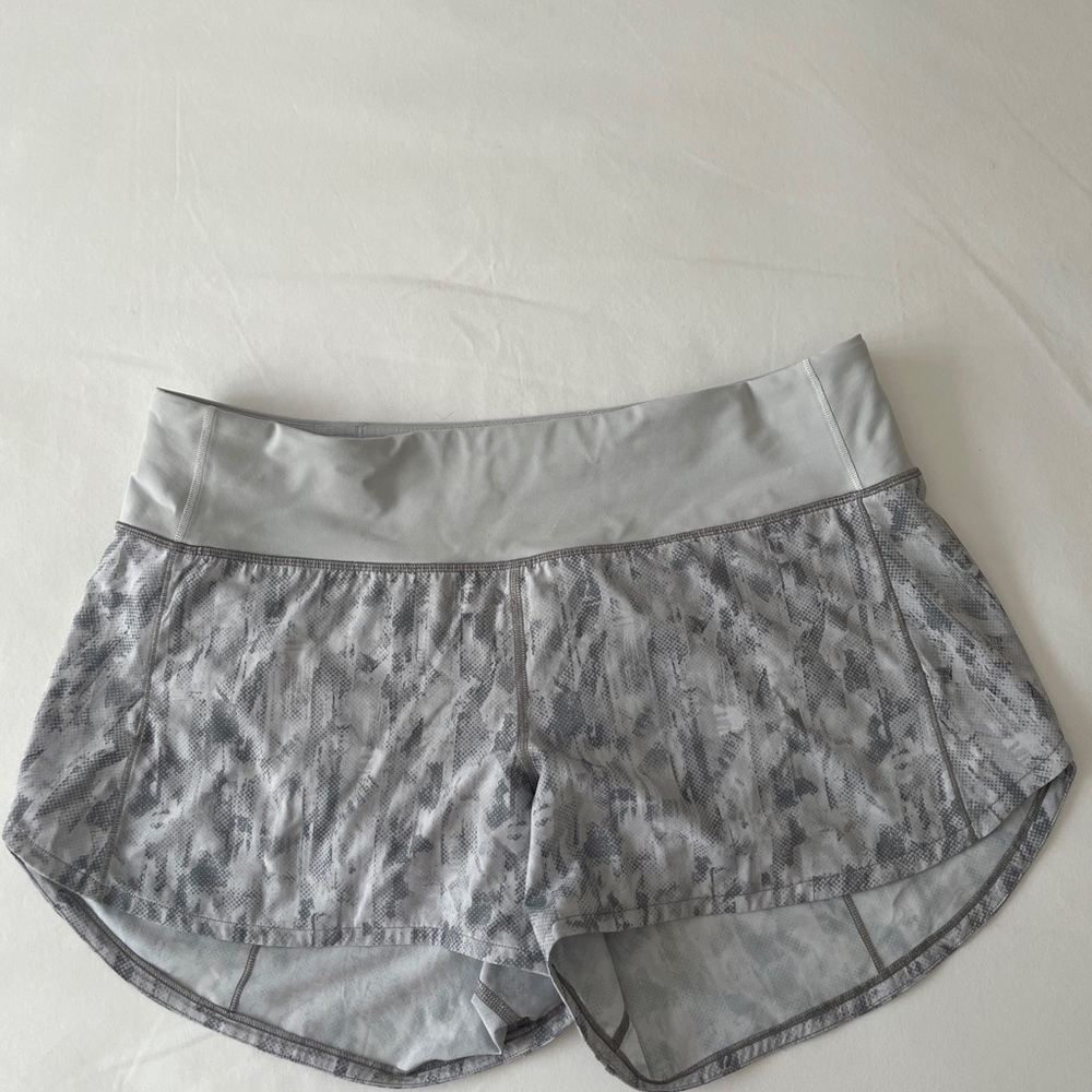 LuLuLemon Speed Up women’s running short Gray Multi Size 10/ Gorgeous condition!